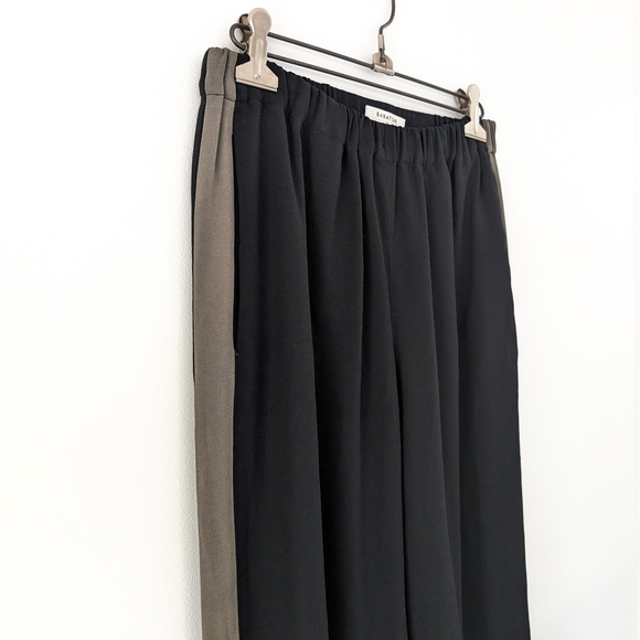 Aritzia Babaton Pull On Pants With Side Stripe In Size S - Picture 3 of 6